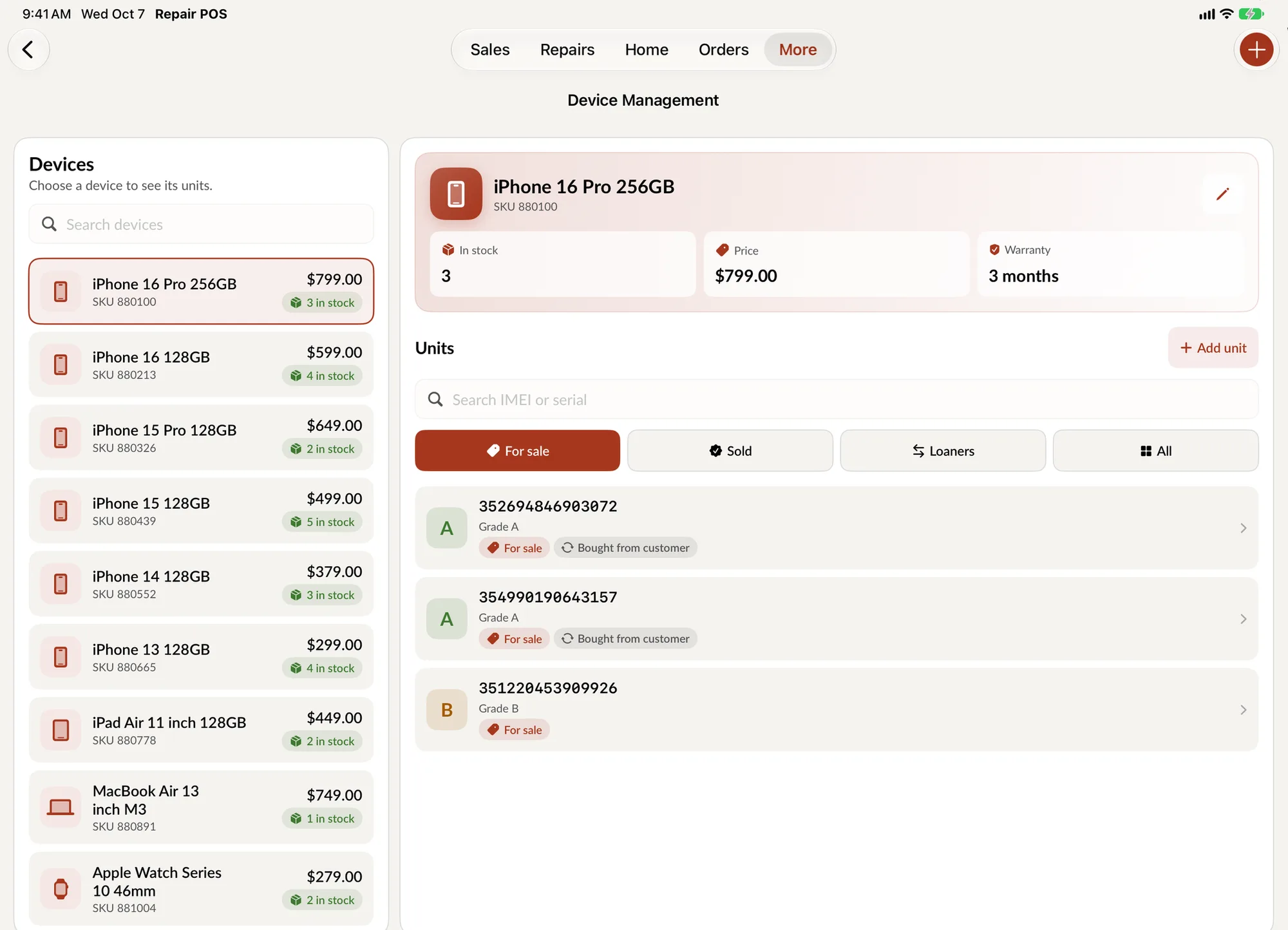 Device Management on iPad: the list of device models on the left and the units of the selected iPhone on the right.